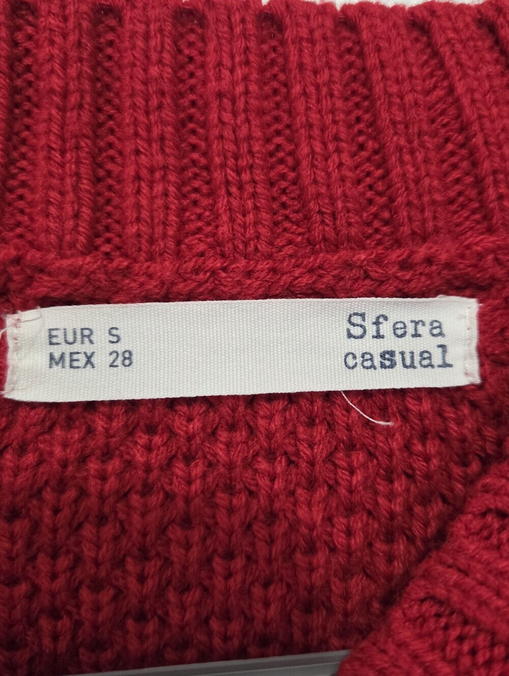 Sfera Women's Chunky Waffle Knit Button-Accent Crewneck Red Sweater Size Small - Picture 5 of 7